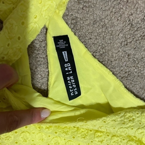 Design Lab Lord & Taylor Yellow Flowy crop top size Small - Picture 6 of 9